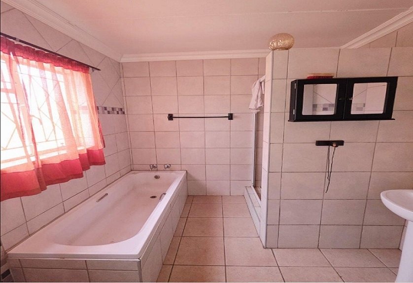 3 Bedroom Property for Sale in Stilfontein Ext 4 North West